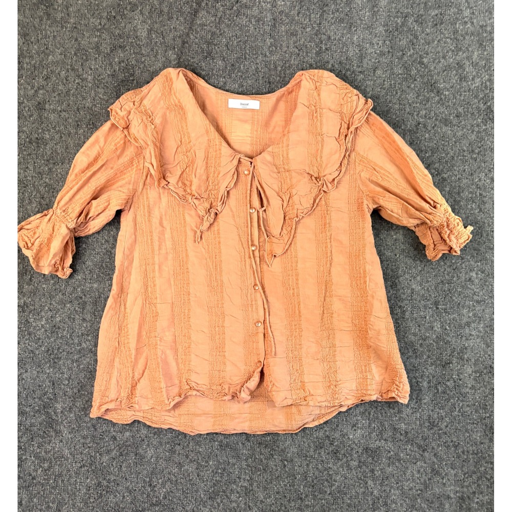 Discoat‎ Textured Peach Blouse Oversized Ruffle Collar Button Front Top